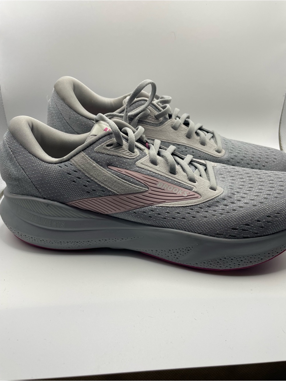 Brooks Women's Light Gray & Pink Training Shoes